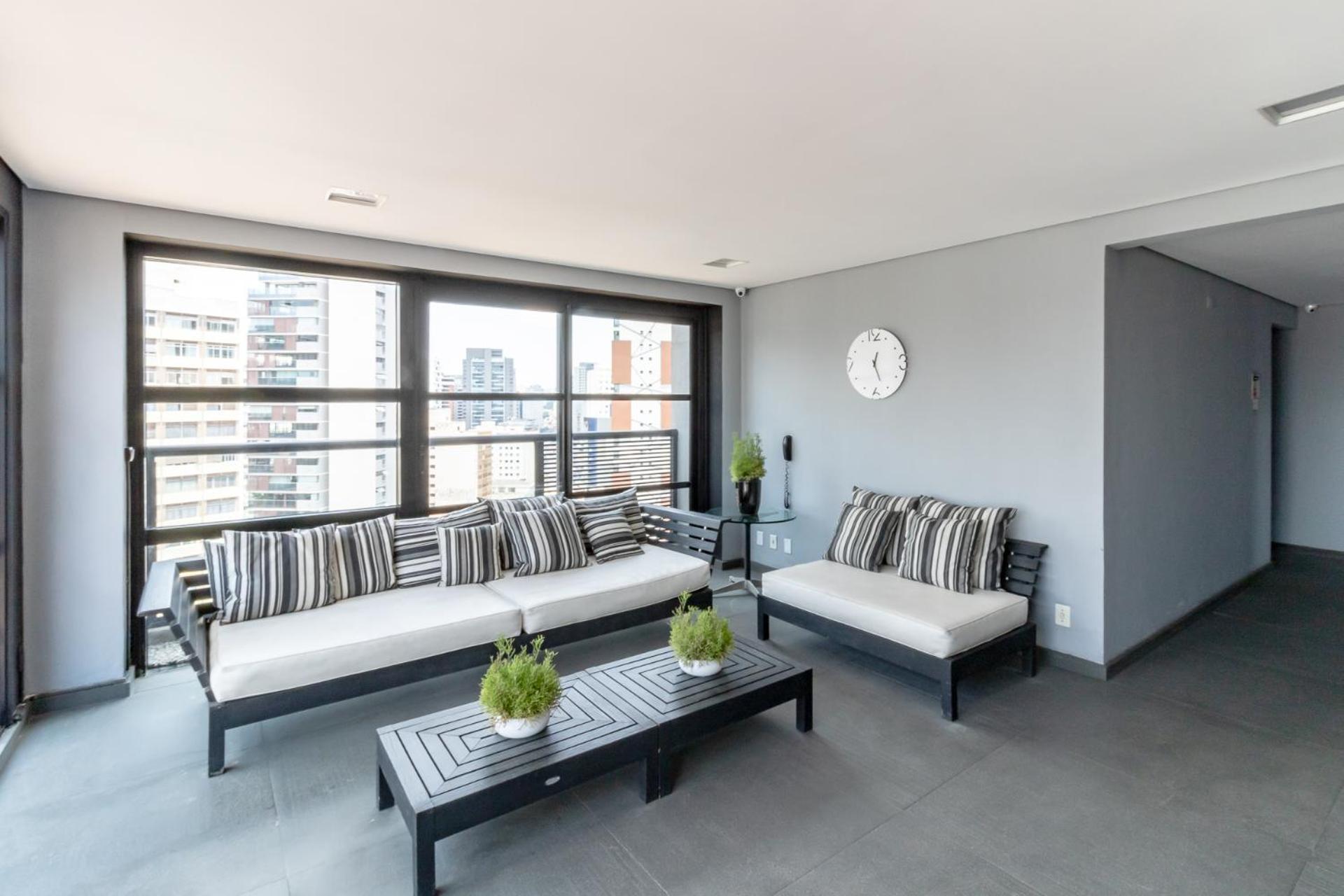 Charme No Itaim Com Limpeza Diaria E Estacionamento Apartment *